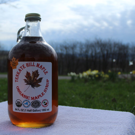 Half Gallon Jar of Organic Maple Syrup Grade A Amber Color