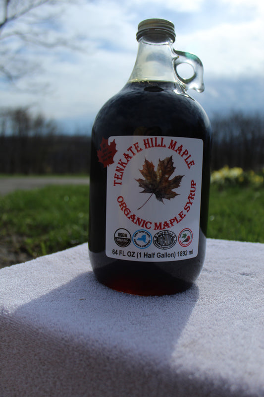 Half Gallon Jar of Organic Maple Syrup Grade A Very Dark Color