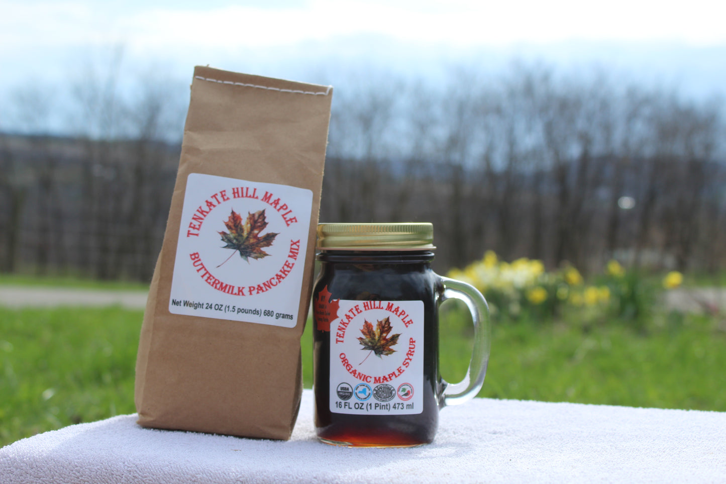 Organic Maple Syrup Grade A Very Dark Color Pint and Buttermilk Pancake Mix Gift Bag